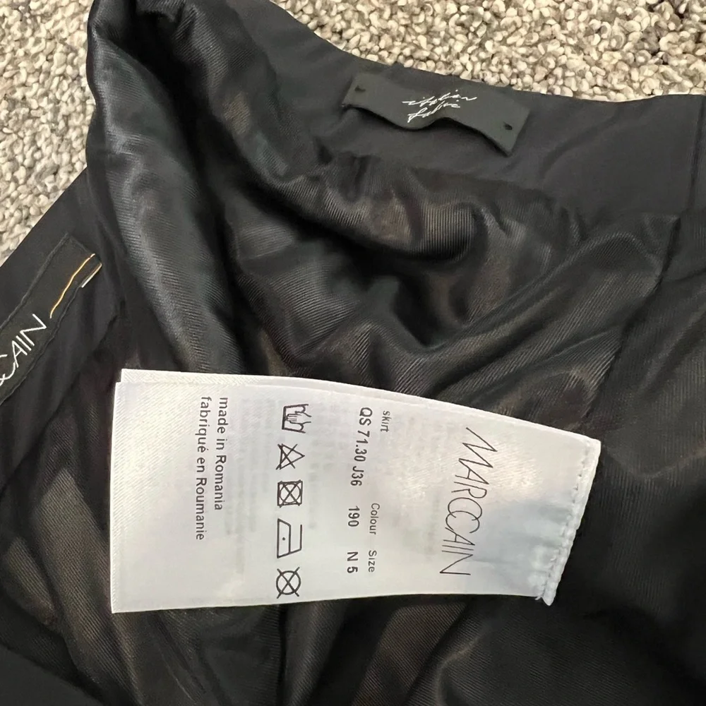 Marc Cain Love Lettered Pencil Skirt - Picture 3 of 6